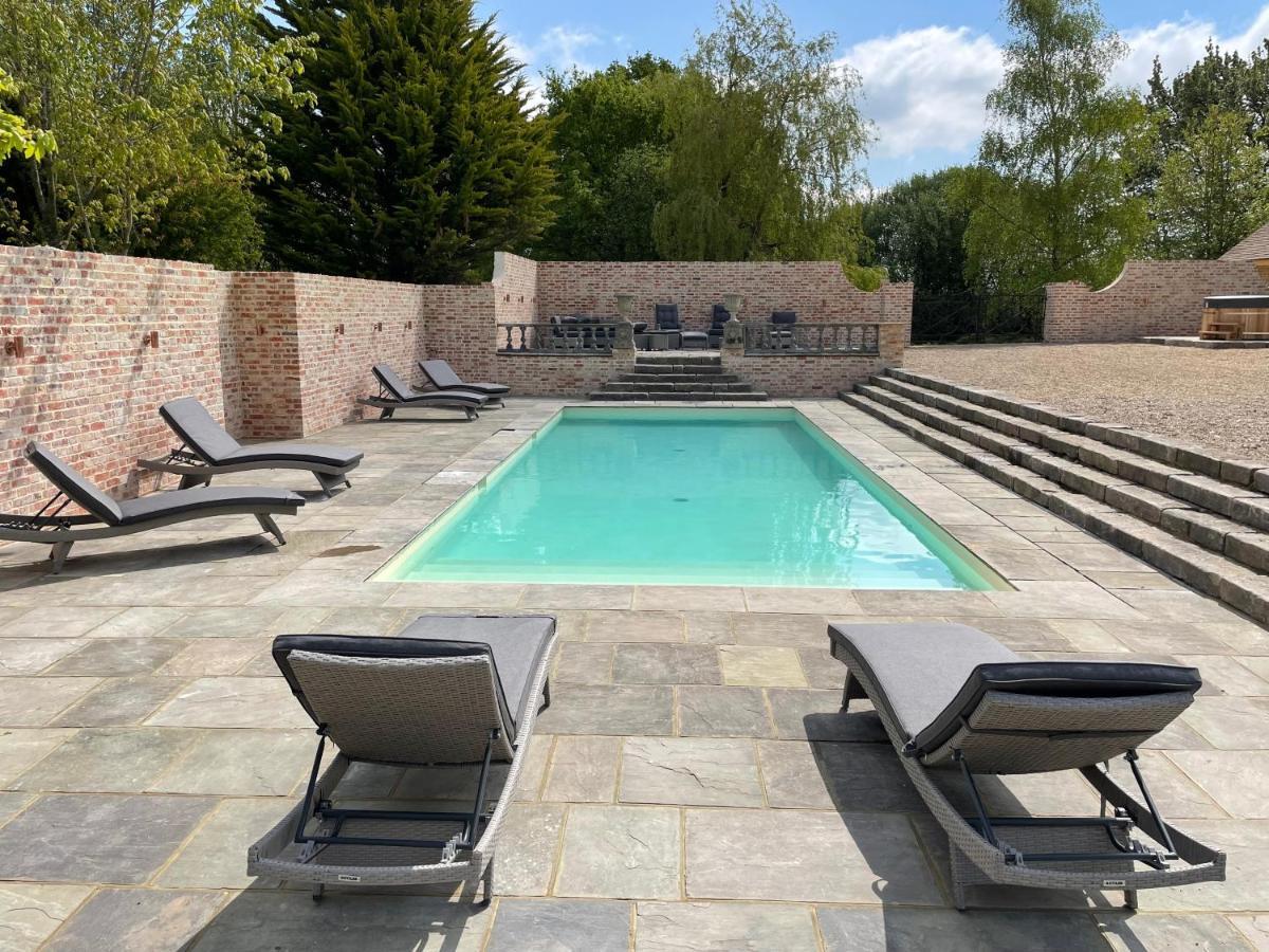 Eastwood Observatory: 12 Bedrooms, Swimming Pool And Tennis Court Hailsham Exterior photo